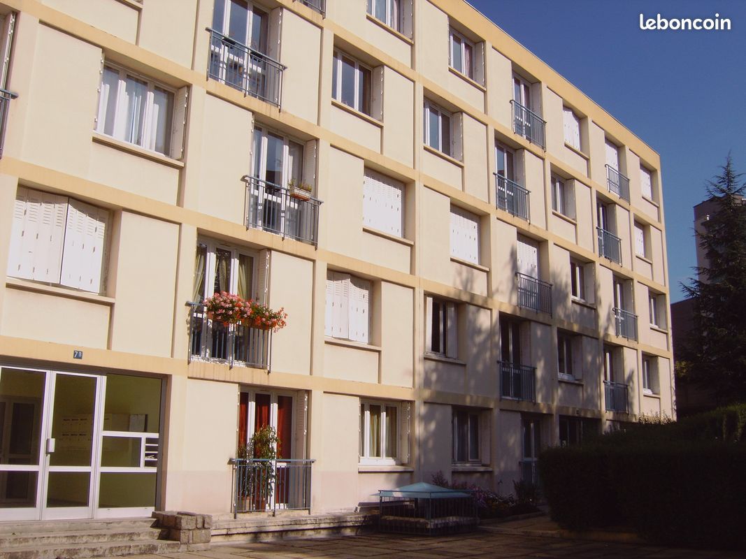 Appartement 2 pièces 42 m² · à Saint-Étienne · 42 m² · 460 €