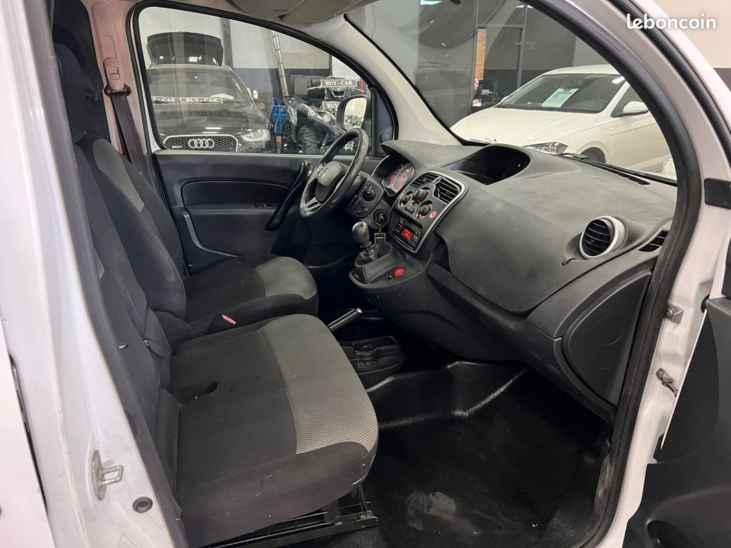 RENAULT Kangoo 1.5 BLEU DCI 95 CH TVA RECUPERABLE / Financement possible (image 10)