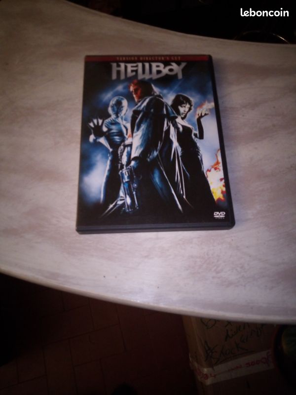 Film en DVD "HELLBOY" 2004 (action/fantastique) (image 1)