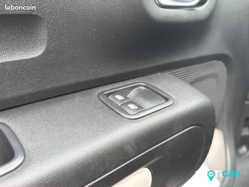 Citroen C3 1.2 PureTech 83ch S&S YOU (image 12)