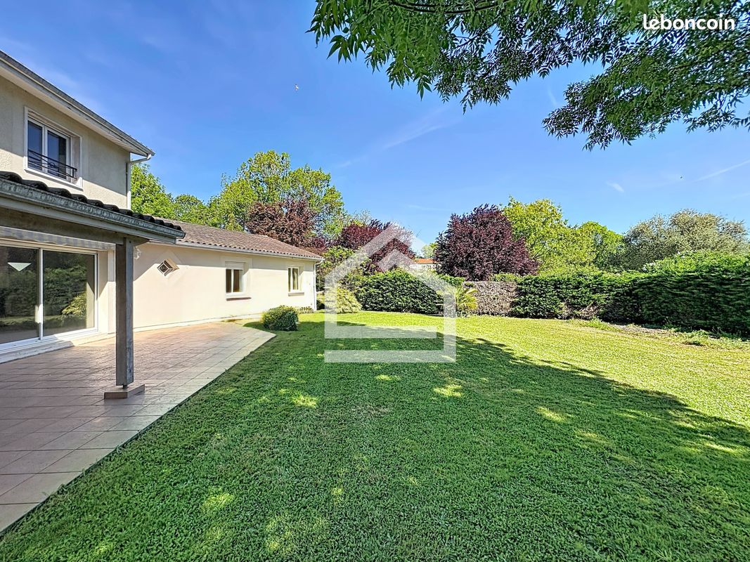 Maison 7 pièces 160 m² · à Montussan · 160 m² · 420 000 €
