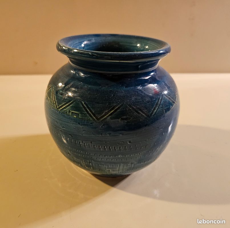 Vase en céramique vernissée bleue - motifs géométriques (image 2)