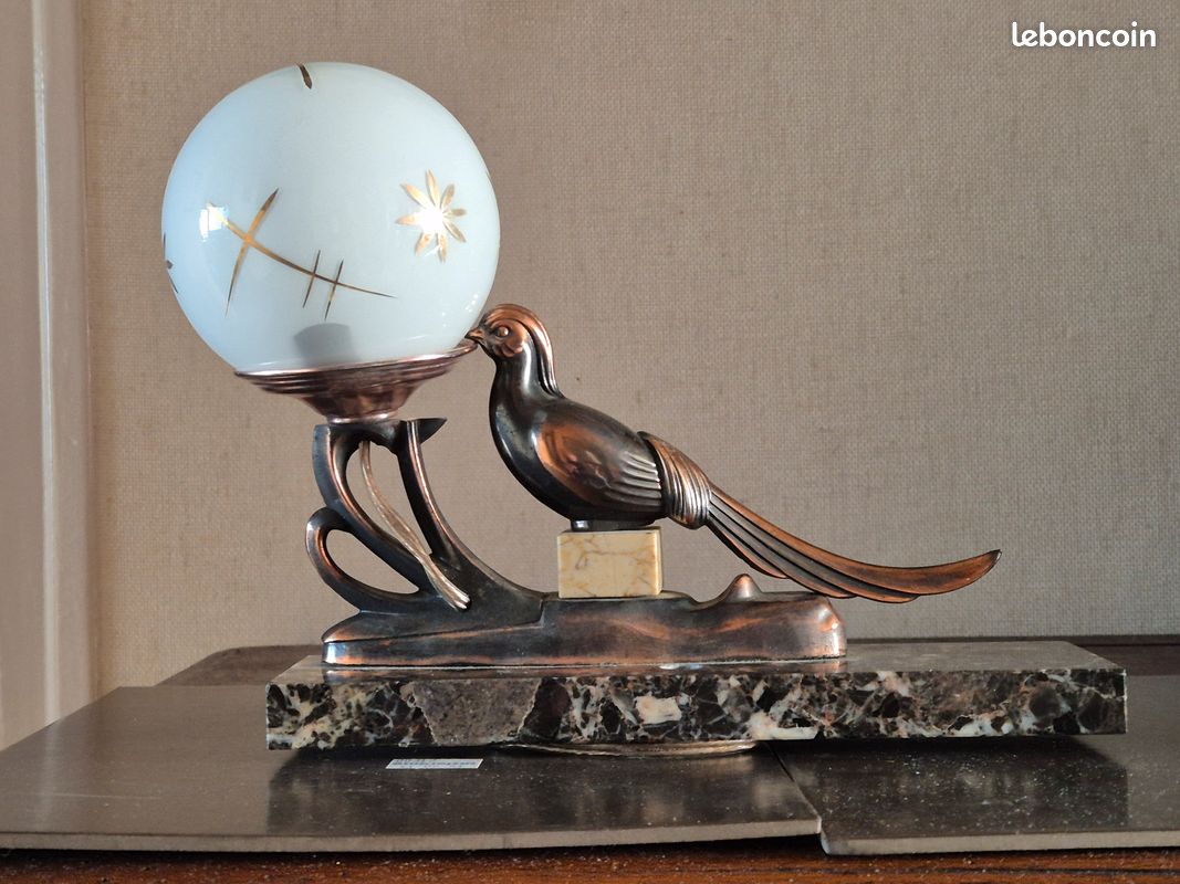Lampe Figurative Art Déco Années 1930 - Fille Sur Aigle, Globe Abat-jour, France