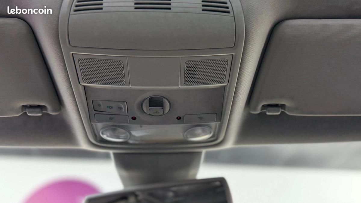 Volkswagen Passat C.CONFOR Basis / GPS RADARS AV AR SIEGES ELECTRIQUES (image 30)