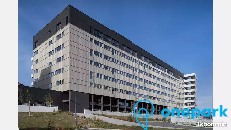 Parking 12 m² · à Toulouse · 12 m² · 73 €/mois
