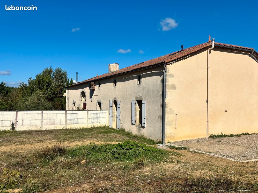 Maison 6 pièces 141 m² · à Roquebrune · 141 m² · 815 €/mois