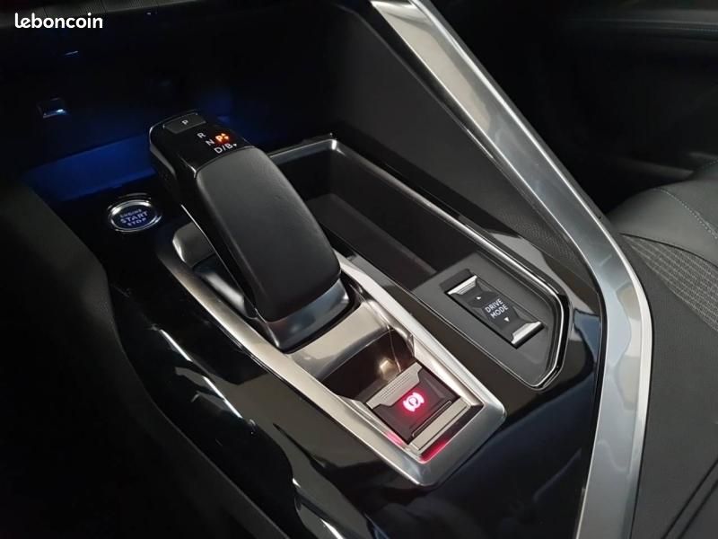 Peugeot 3008 HYBRID 225ch Allure Pack e-EAT8 (image 19)