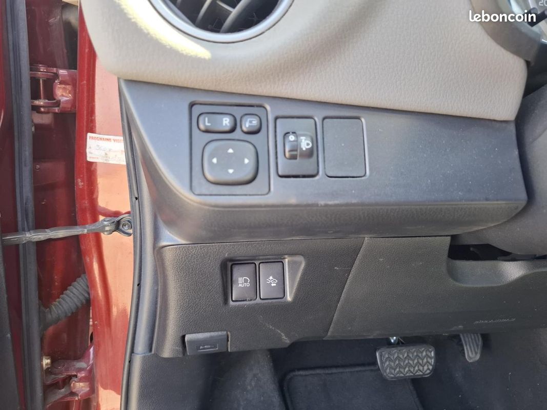 Toyota yaris 1.3 vvti 100 dynamic cvt bva (image 22)