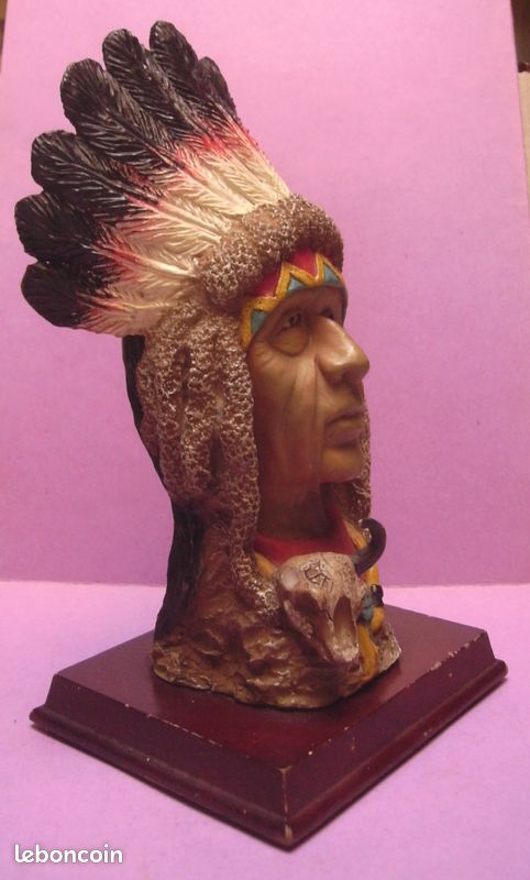 Statue / Statuette Buste De Chef Indien - Coiffe Plumes Et Tête De Bison / Buffle - The Peggy's Collection (image 5)