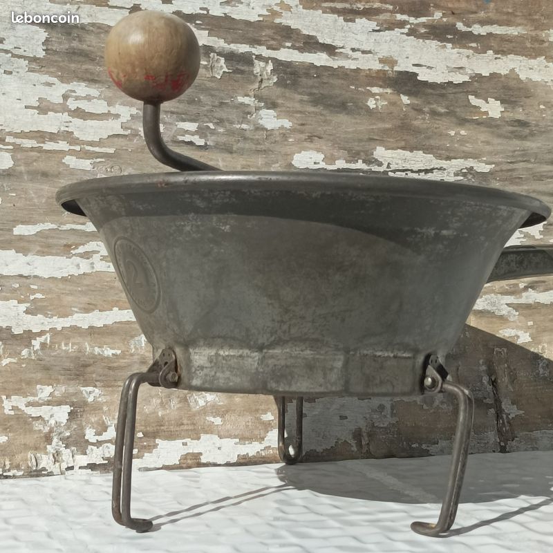 Ancien Moulin Légumes / Ancien Presse Purée (image 7)