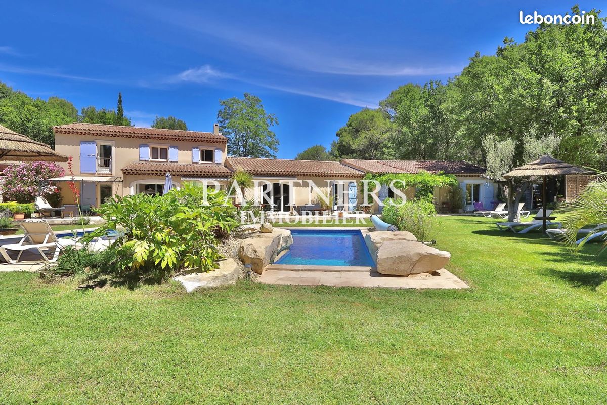 Maison 14 pièces 320 m² · à Aix-en-Provence · 320 m² · 1 438 000 €