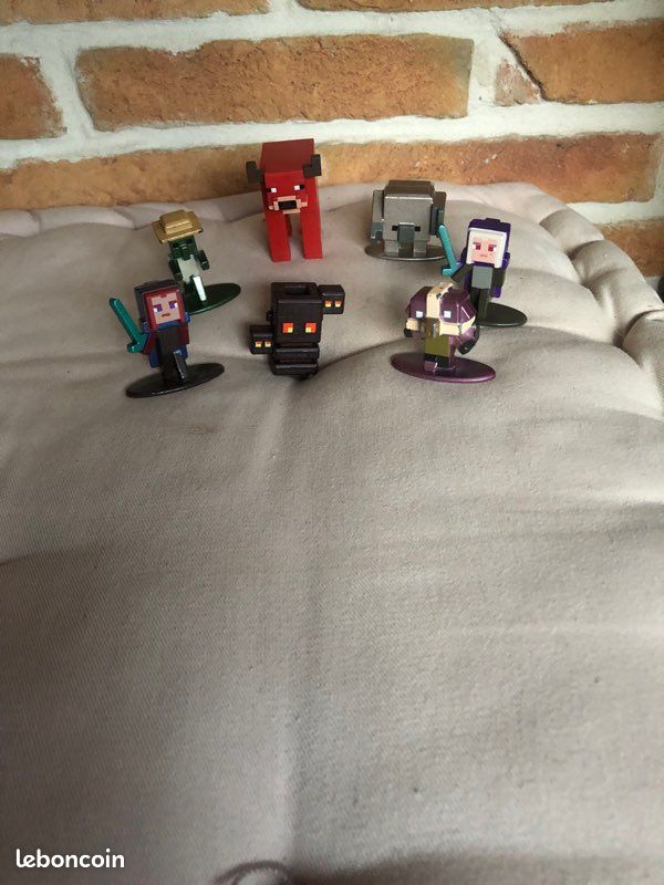 Lot figurine roblox (image 1)