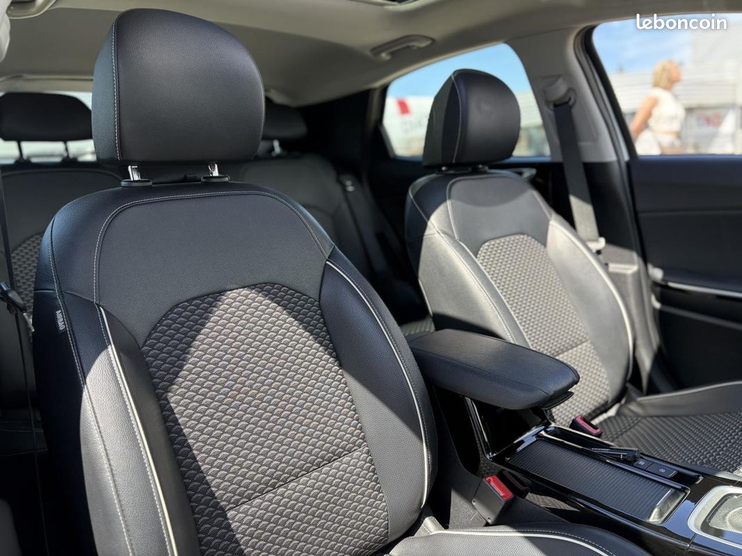 KIA CEED 1.6 GDI 141H 105 HYBRID PHEV 8.9KWH LOUNGE DCT BVA ( garanti constructeur ) (image 15)