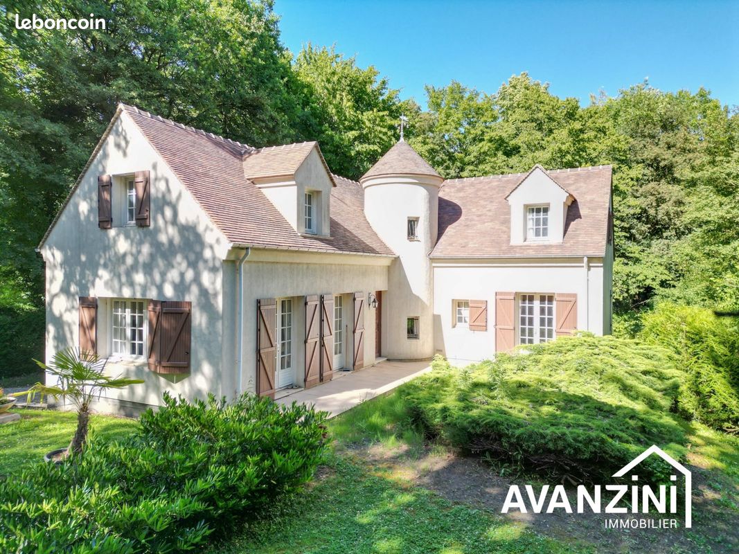 Maison 7 pièces 187 m² · à Tigeaux · 187 m² · 612 000 €