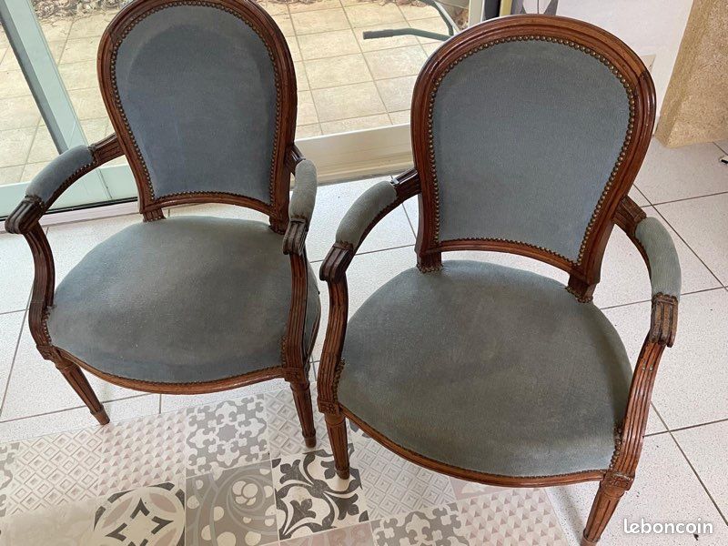 Paire de fauteuils cabriolet style Louis XVI (image 7)