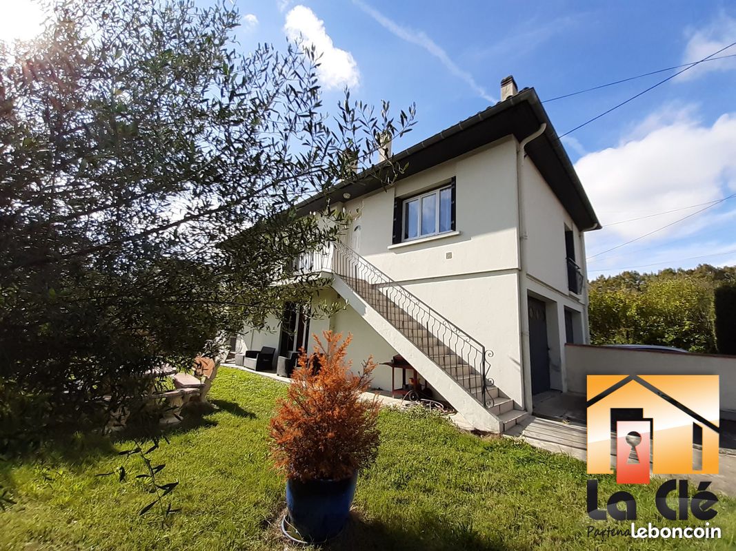 Appartement 4 pièces 107 m² · à Agen · 107 m² · 733 €