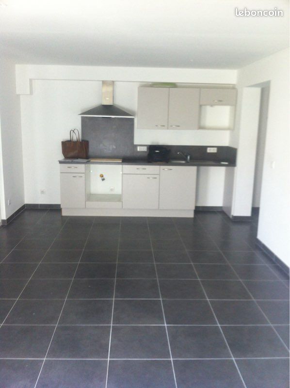 Appartement 3 pièces 60 m² · à Pertuis · 60 m² · 800 €/mois