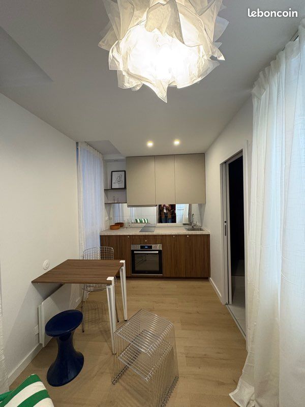 Appartement 1 pièce 17 m² · à Paris · 16,5 m² · 850 €/mois