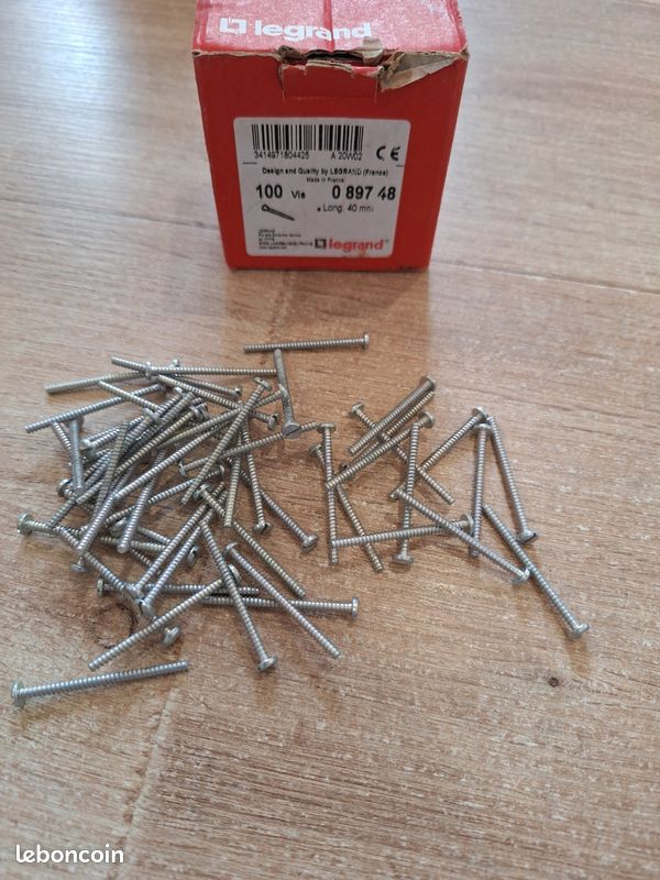 Legrand 089748 . Lot de 55 Vis longue Ø3mm longueur 40mm (image 1)