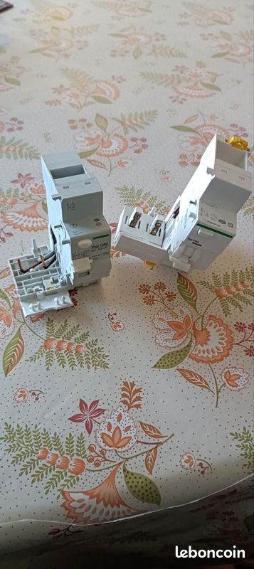Différentiel Schneider 25A 30 ma type AC (image 1)