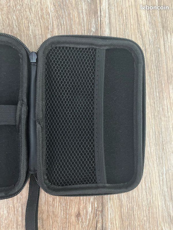 Étui / pochette de protection rigide noire avec fermeture éclair (image 5)