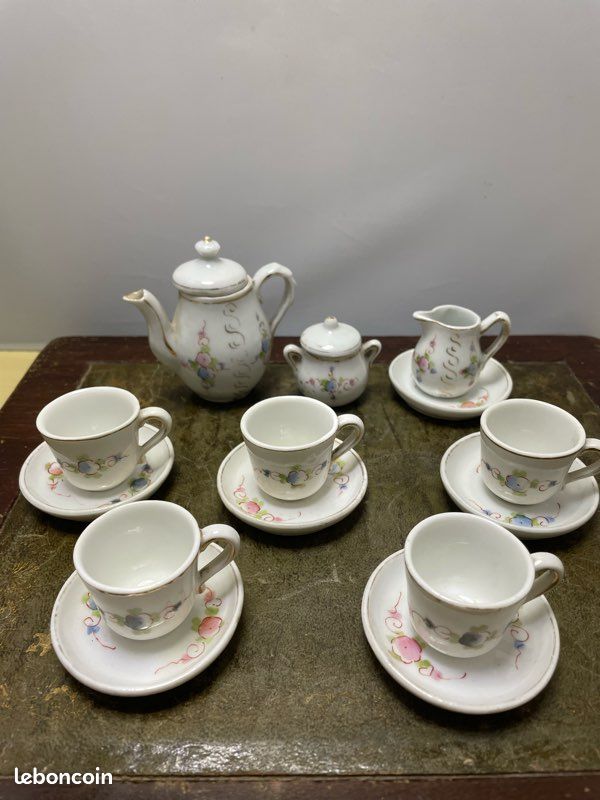 ANCIENNE DINETTE DE Poupée en Porcelaine Service à Thé Café miniature bleu doré EUR 55,00 - FR