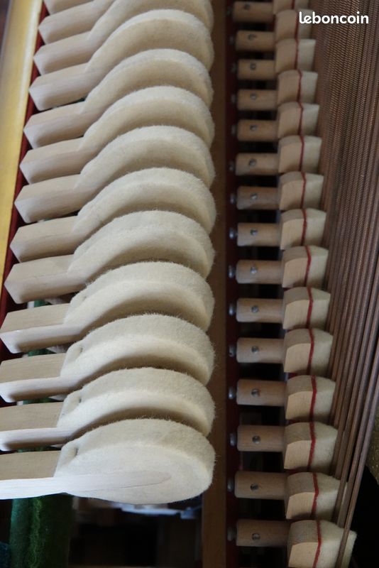 Piano droit Gaveau révisé et accordé (image 5)