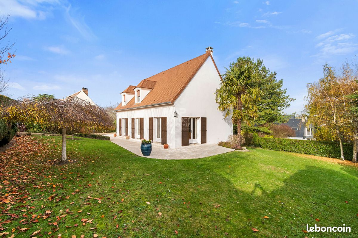 Maison 6 pièces 140 m² · à Saint-Germain-en-Laye · 140 m² · 935 000 €