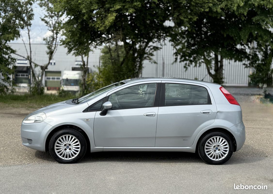 Fiat Grande Punto 1.3 MJT 75ch Active – Clim – Idéal Jeune Permis – Révisée & Garantie 6 mois (image 8)