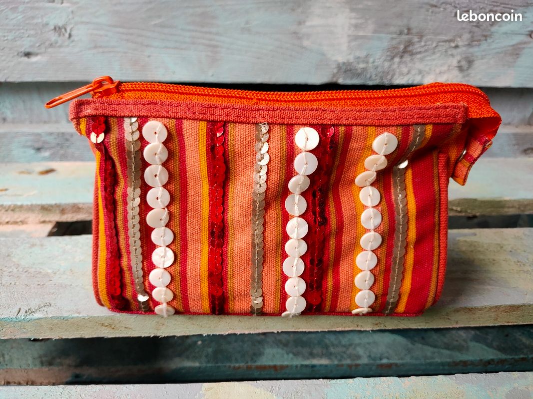 Trousse de toilettes ou maquillage colorée (image 1)