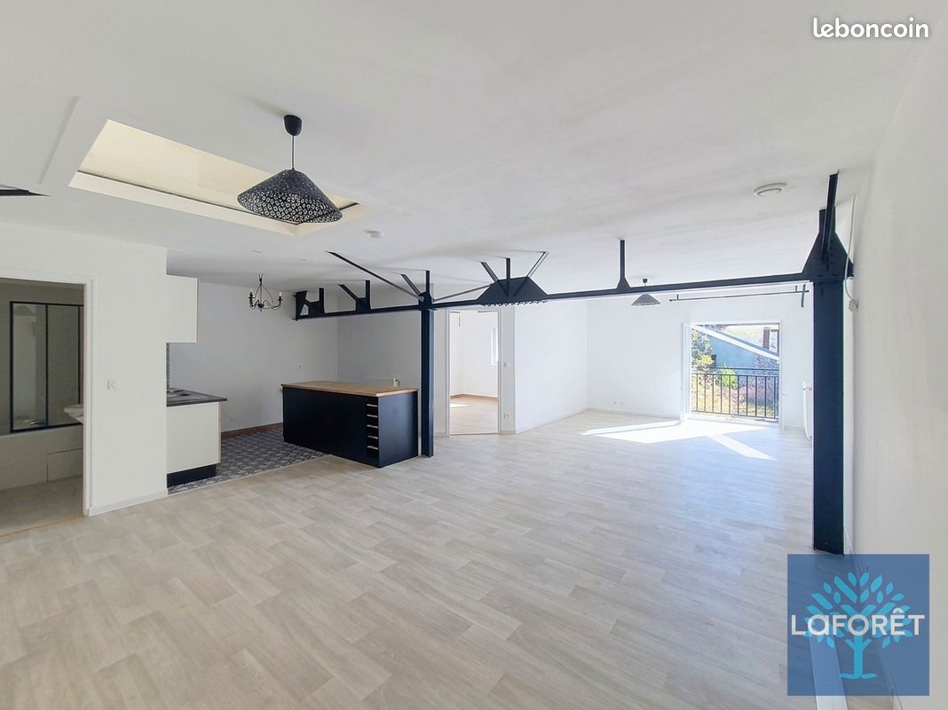 Appartement 4 pièces 103 m² · à La Forêt-Sainte-Croix · 103 m² · 1 150 €/mois