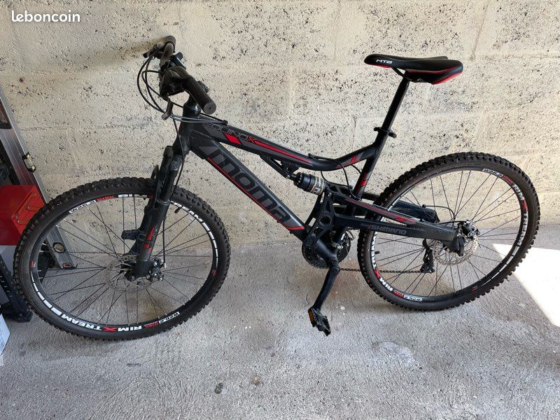 Vélo VTT Peak 29 Pouces Moma Bikes - Cadre Aluminium, Transmission Shimano Altus 27V, Freins Disque Hydraulique