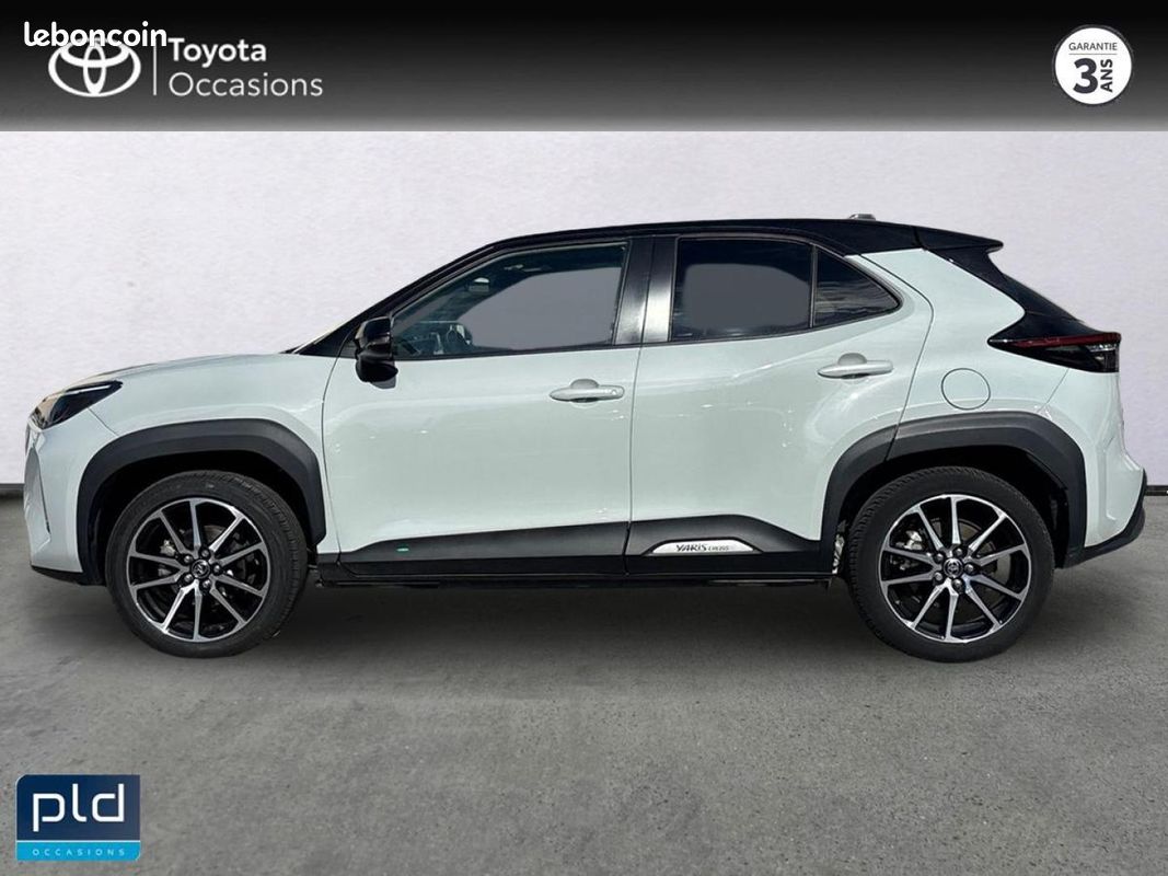 Toyota Yaris Cross 116h GR Sport MY22 (image 3)