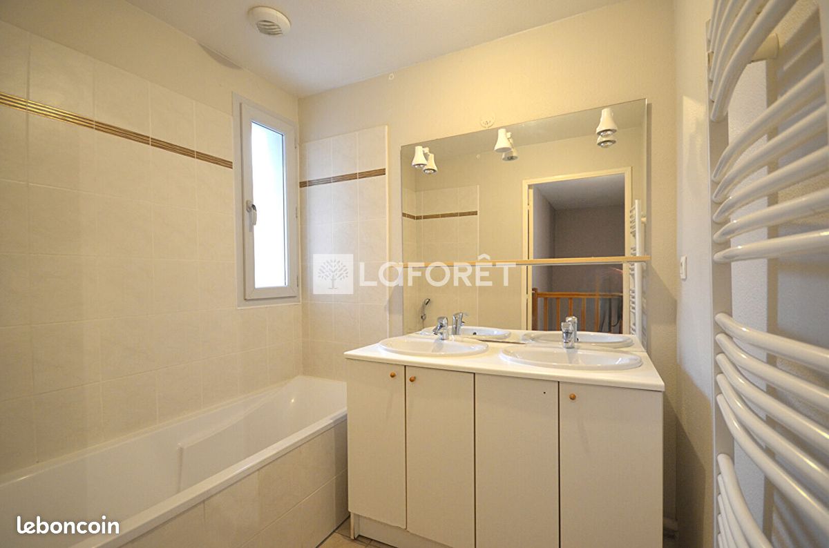 Maison a louer vaulx-en-velin - 5 pièce(s) - 102 m2 - Surfyn