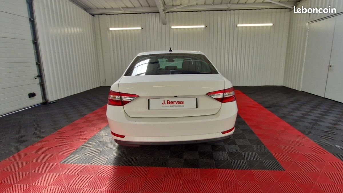 Skoda Superb 1.4 TSI PHEV 218ch DSG6 Business (image 6)