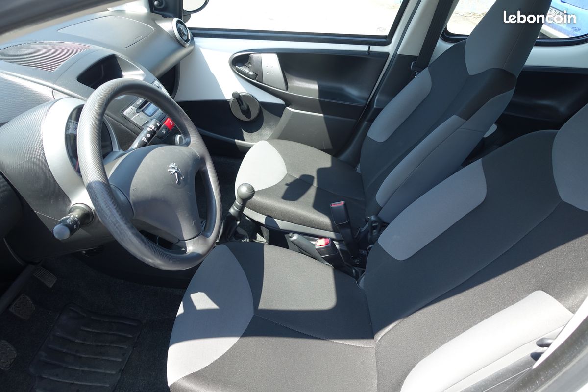 Peugeot 107 5p 1.0i 68ch essence - 56099 km (image 9)