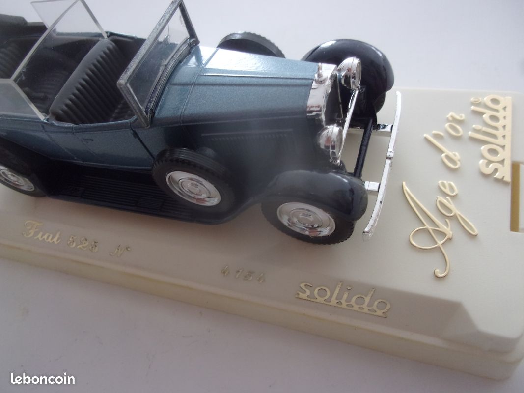 Modèle Réduit Solido Fiat 525 N - Échelle 1/43, Bleu Et Noir, Occasion Comme Neuf Avec Boîte
