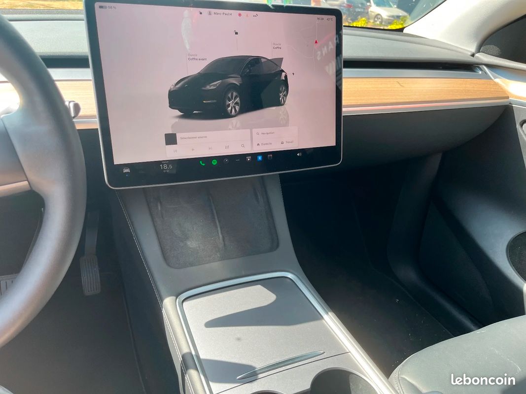 TESLA MODEL Y Standard RWD (image 37)