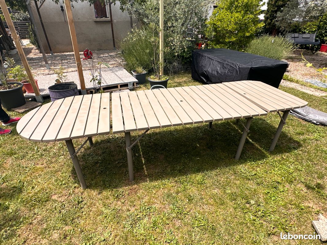 Table de jardin (image 1)