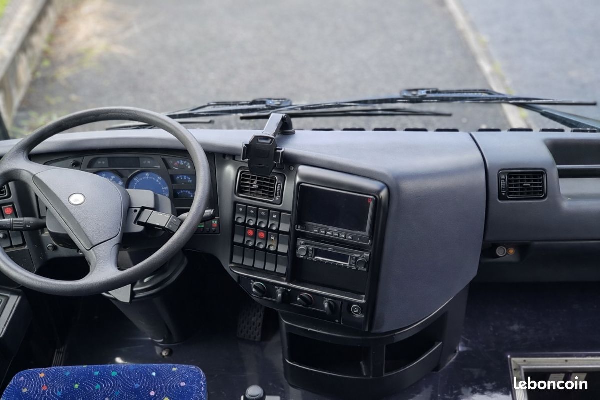 Bus aménagé VASP, camping car poids lourds (image 17)