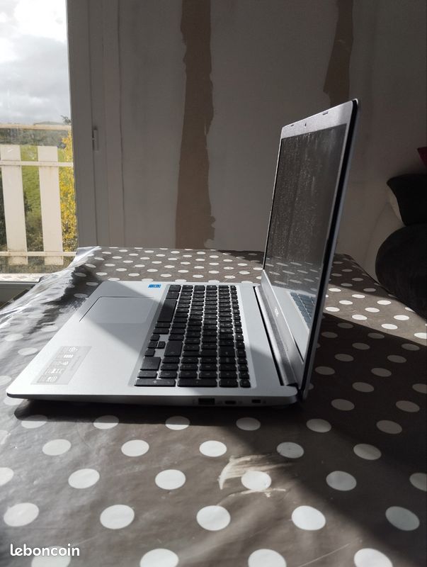 Ordinateur Chromebook Acer 15,6 pouces (image 2)