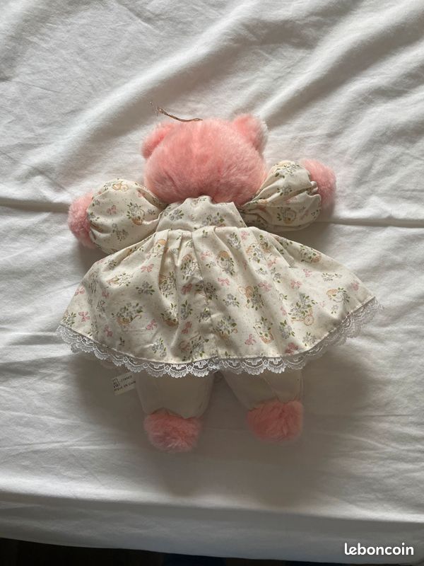 Peluche ours rose vêtue petite robe (image 4)