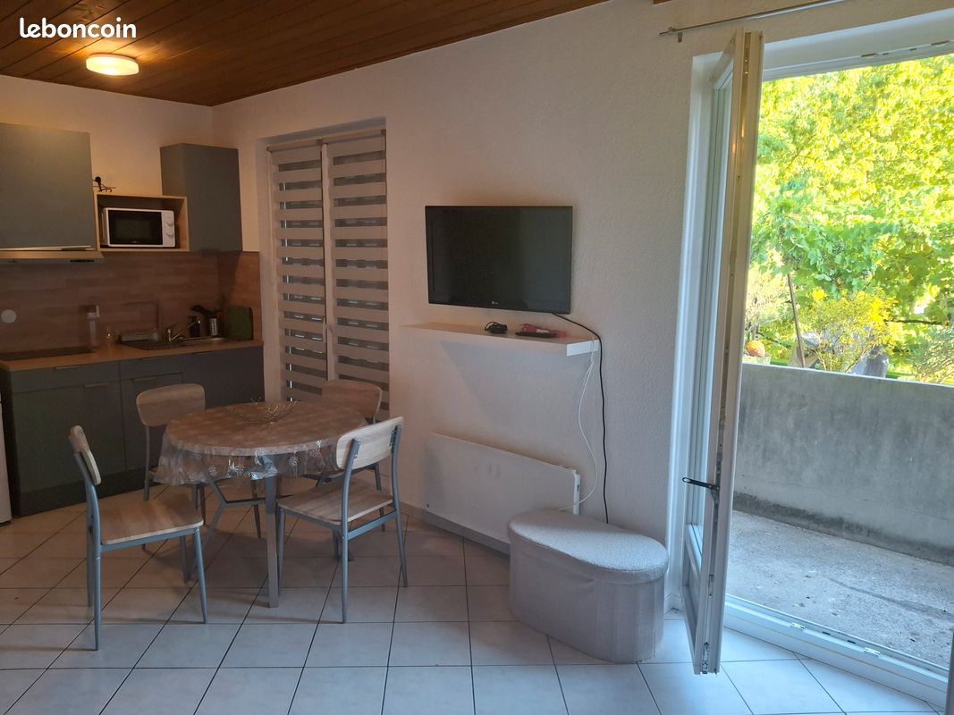 Appartement 1 pièce 27 m² · à Fontaine · 27 m² · 550 €