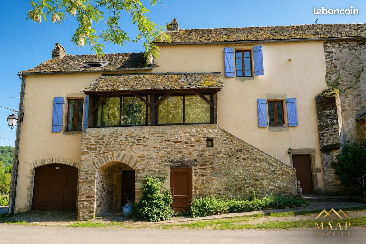 Maison 8 pièces 140 m² · à Saint-André-de-Najac · 140 m² · 210 000 €
