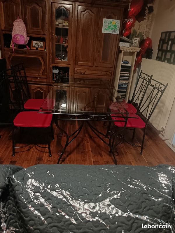 Table et chaise (image 2)
