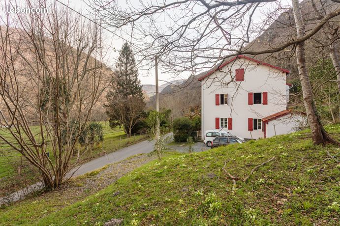 Maison 10 pièces 280 m²