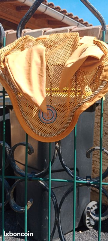 Bonnet cheval (image 1)