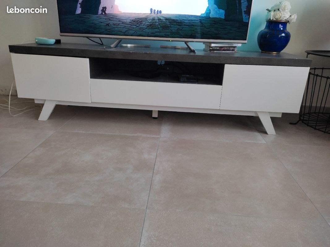 Meuble TV moderne (image 1)