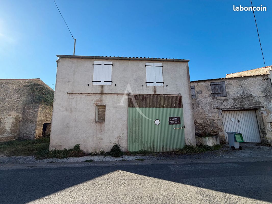 Parking 68 m² · à Saint-Froult · 68 m² · 65 000 €