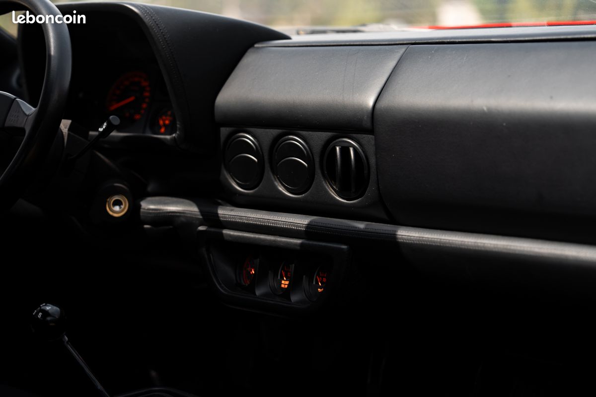 Ferrari 512 TR | Rosso Corsa | Intérieur Tout cuir Noir | Classiche | Première Peinture | À partir de 4250/mois (image 12)